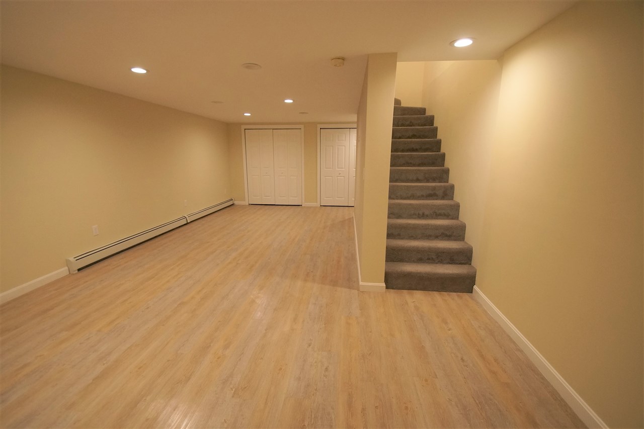 39 Freetown Road, Unit 9 Raymond, NH 03077 - Photo 4 of 27