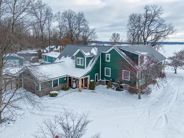 $1,195,000 | 1064 Bayview Drive, Coldwater, MI 49036