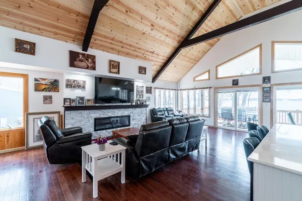 $1,199,500 | 1064 Bayview Drive, Coldwater, MI 49036