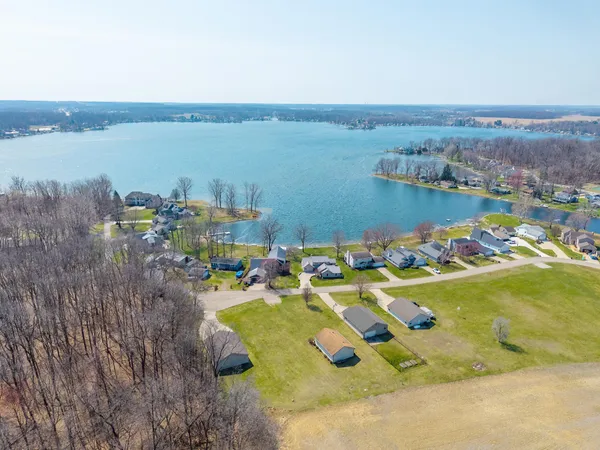 $1,199,500 | 1064 Bayview Drive, Coldwater, MI 49036