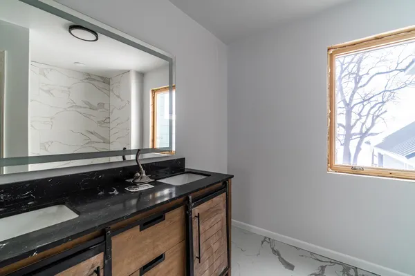 $1,195,000 | 1064 Bayview Drive, Coldwater, MI 49036