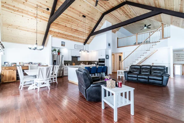 $1,195,000 | 1064 Bayview Drive, Coldwater, MI 49036