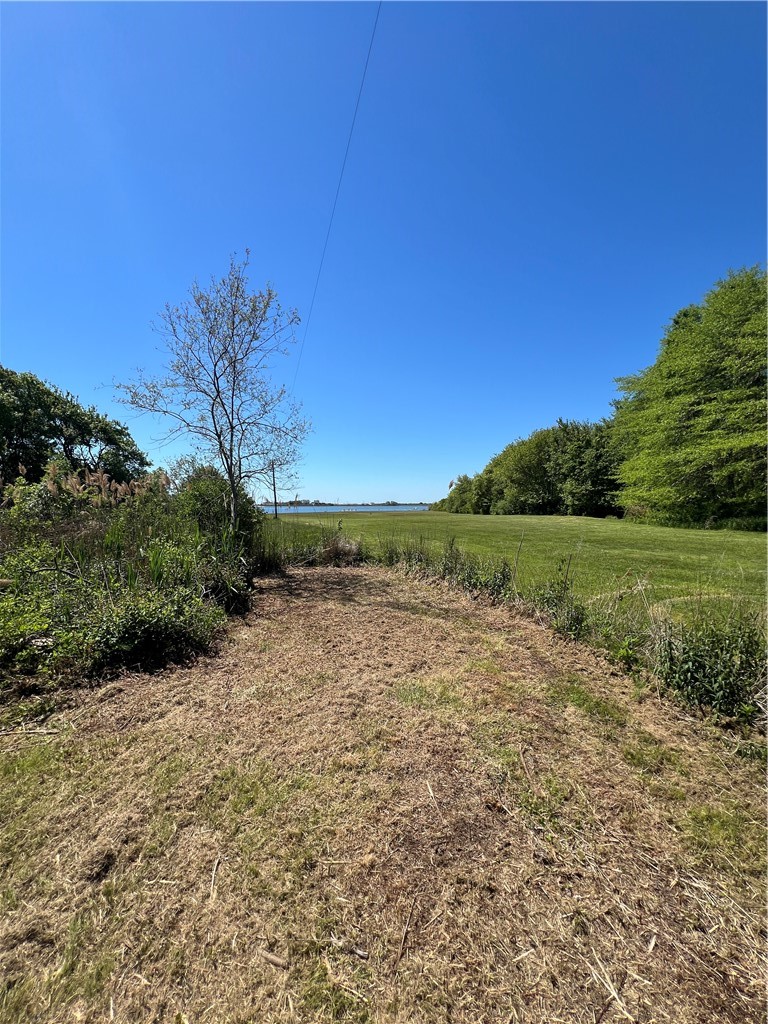 20 Vía Roma Westerly, RI 02891 - Photo 4 of 12