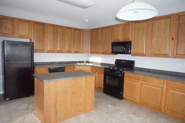 $2,495 | 3740 Pope Court, Unit 7404, Plano, IL 60545