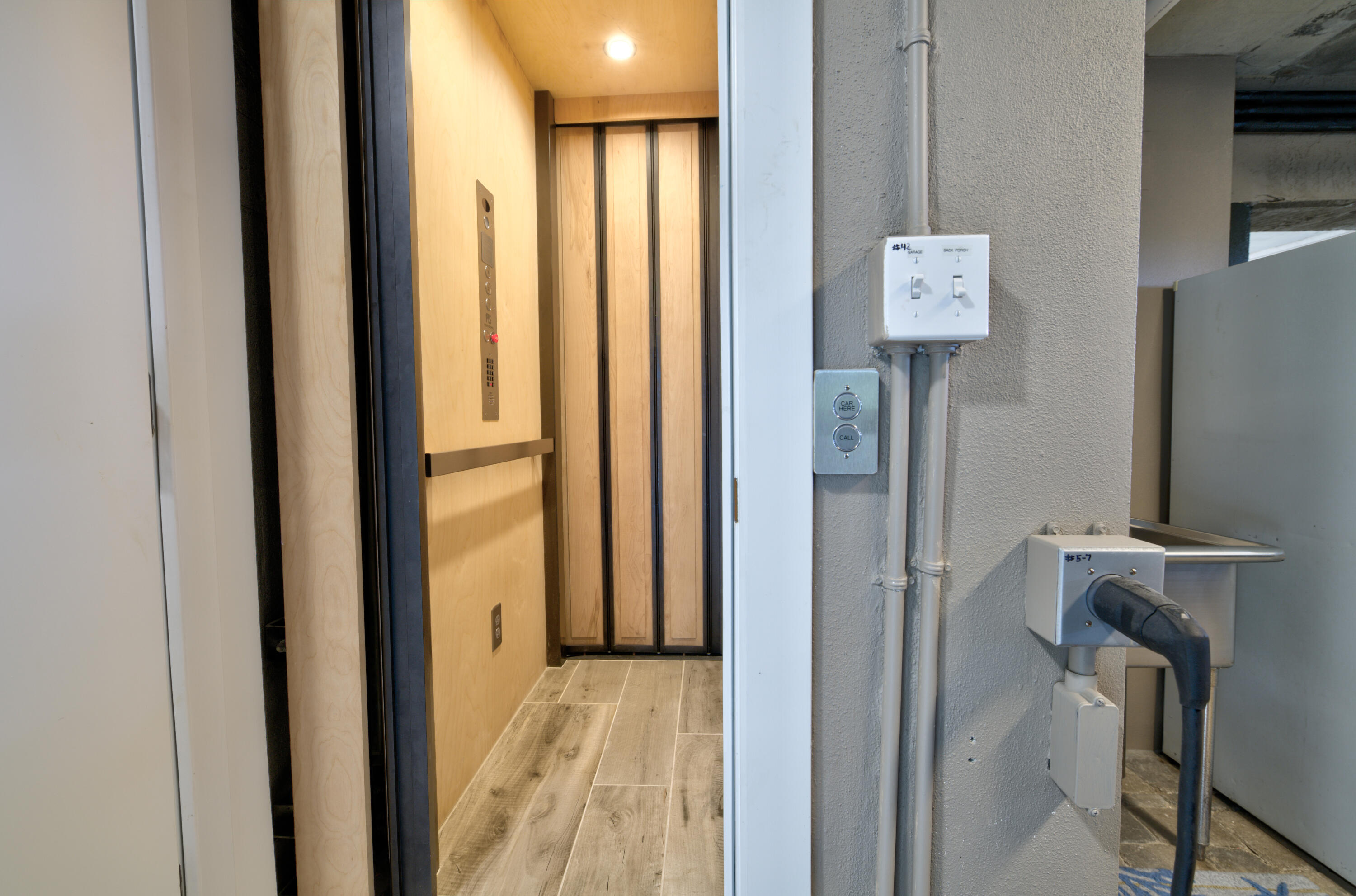 113 North Beach Road Jupiter Island, FL 33455 - Photo 58 of 65 50 Garage Elevator