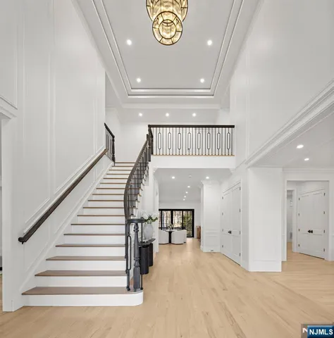 a view of entryway and hall