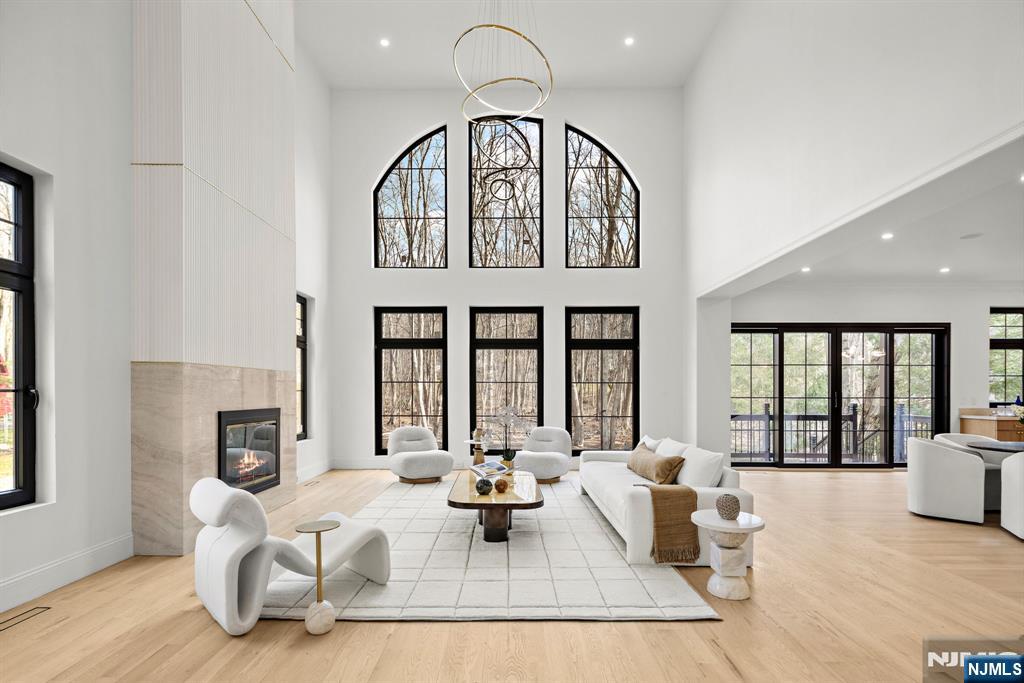 16 Old Farms Road Saddle River, NJ 07458 - Photo 4 of 31