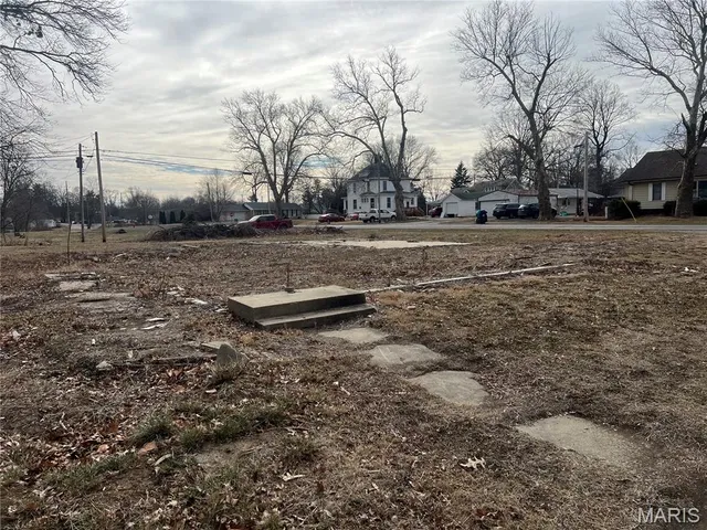 $27,000 | 302 East Elm Street, Gillespie, IL 62033