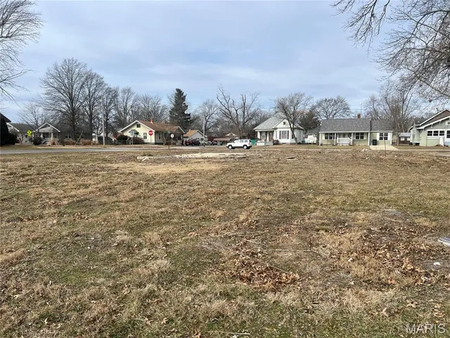 $27,000 | 302 East Elm Street, Gillespie, IL 62033