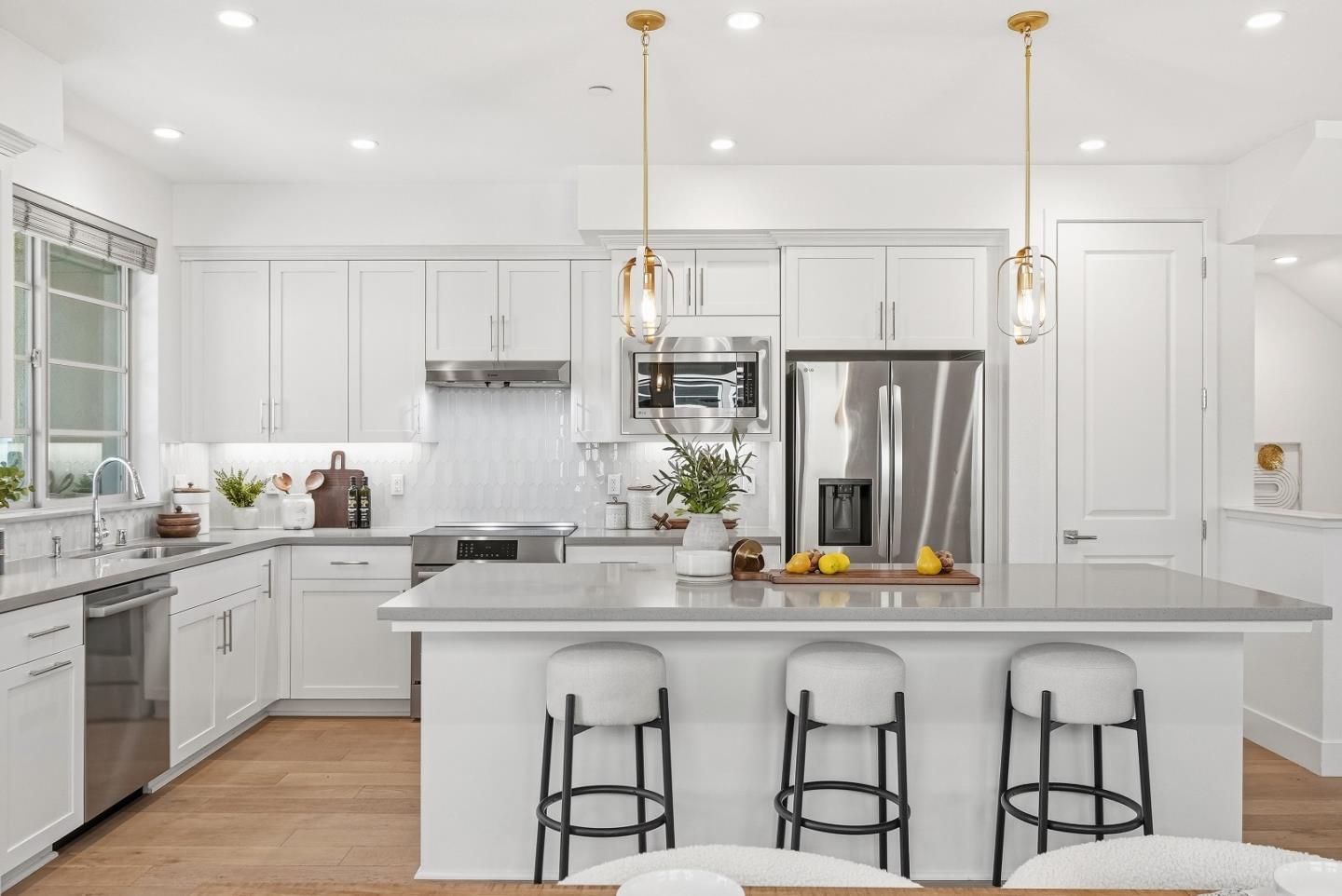 1208 San Ramon Avenue Mountain View, CA 94043 - Photo 9 of 52