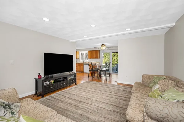 $849,900 | 1 Rosemary Lane, Chelmsford, MA 01824