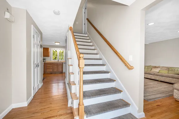 $849,900 | 1 Rosemary Lane, Chelmsford, MA 01824