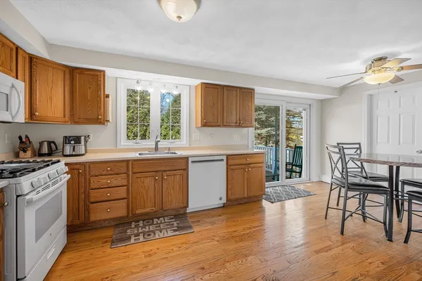 $849,900 | 1 Rosemary Lane, Chelmsford, MA 01824