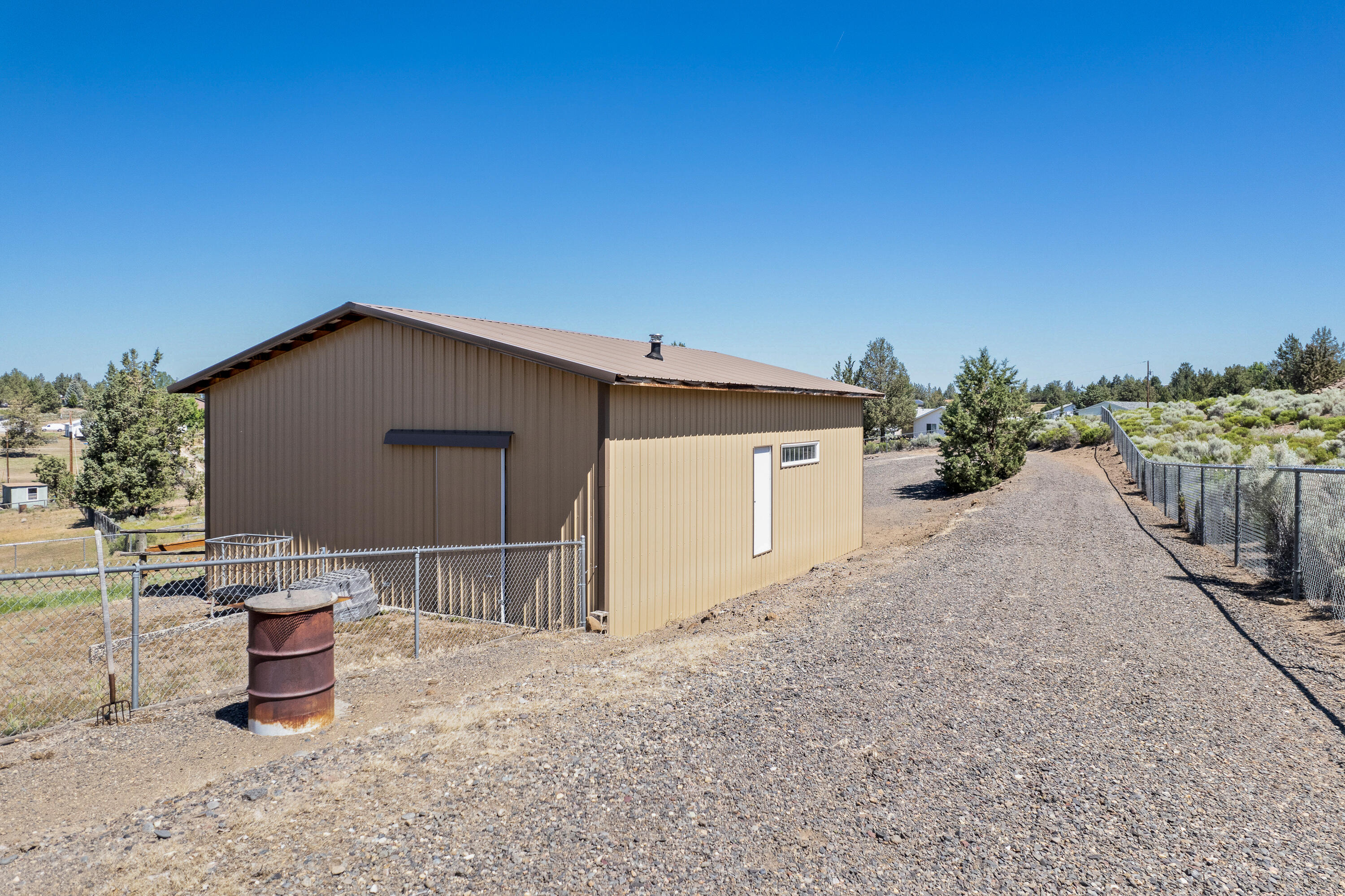 9403 Southwest Panorama Road Terrebonne, OR 97760 - Photo 41 of 51 Plenty of RV/Boat storage.