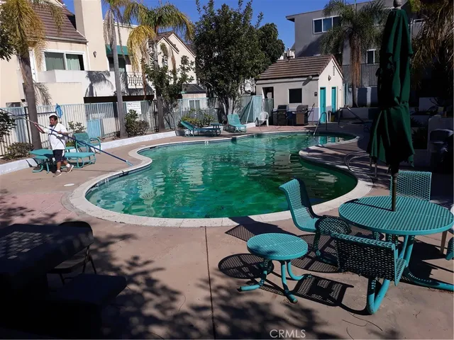 $428,000 | 435 East Tamarack Avenue, Unit 172, Inglewood, CA 90301