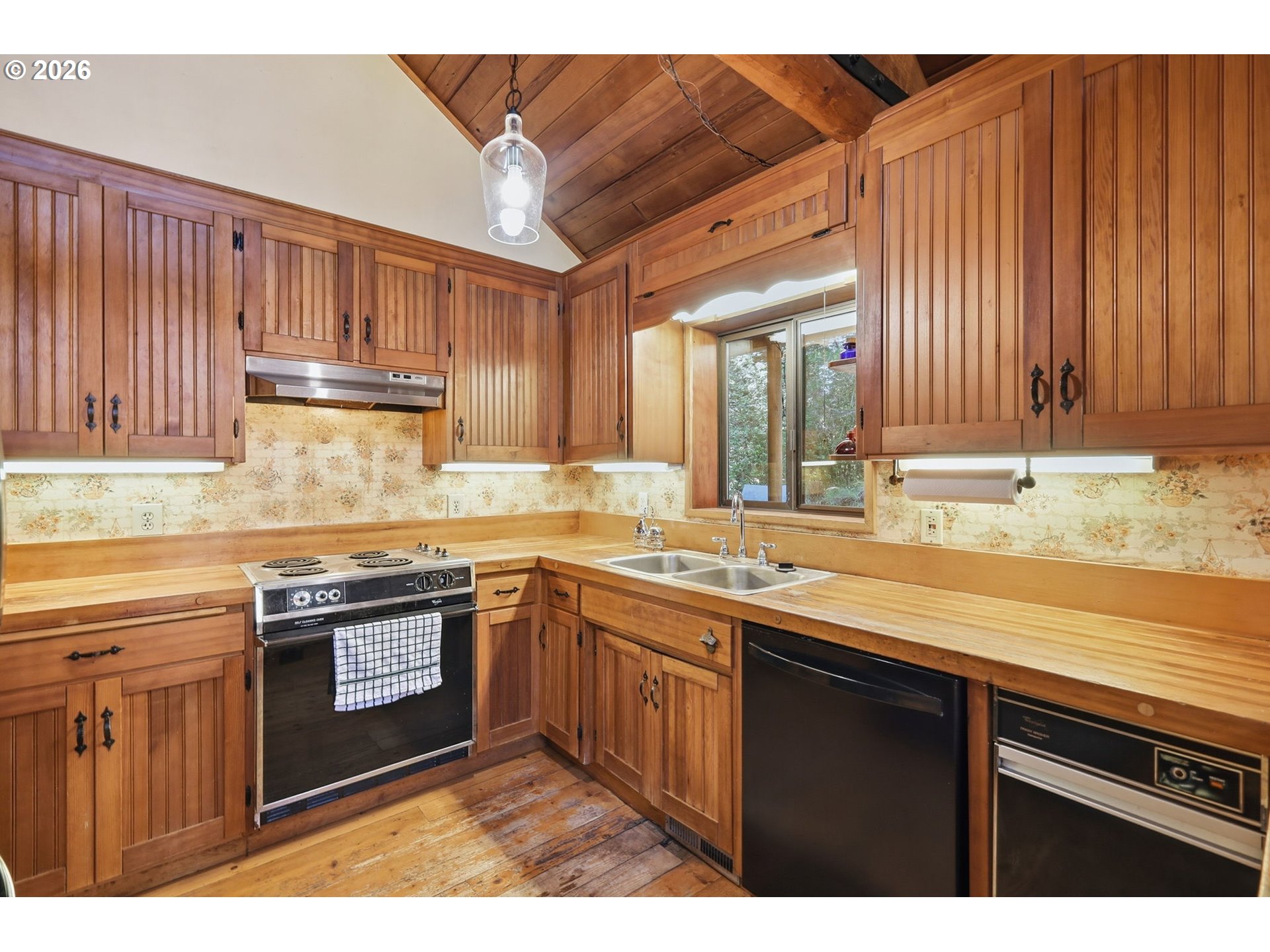 93156 Ewing Road Springfield, OR 97478 - Photo 11 of 47 Kitchen