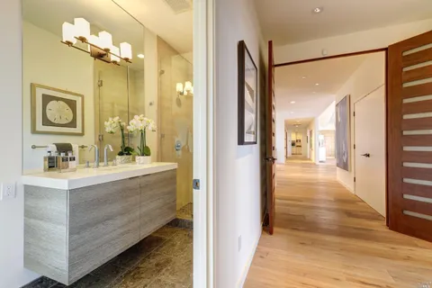 $5,877,000 | 79 St Thomas Way, Tiburon, CA 94920
