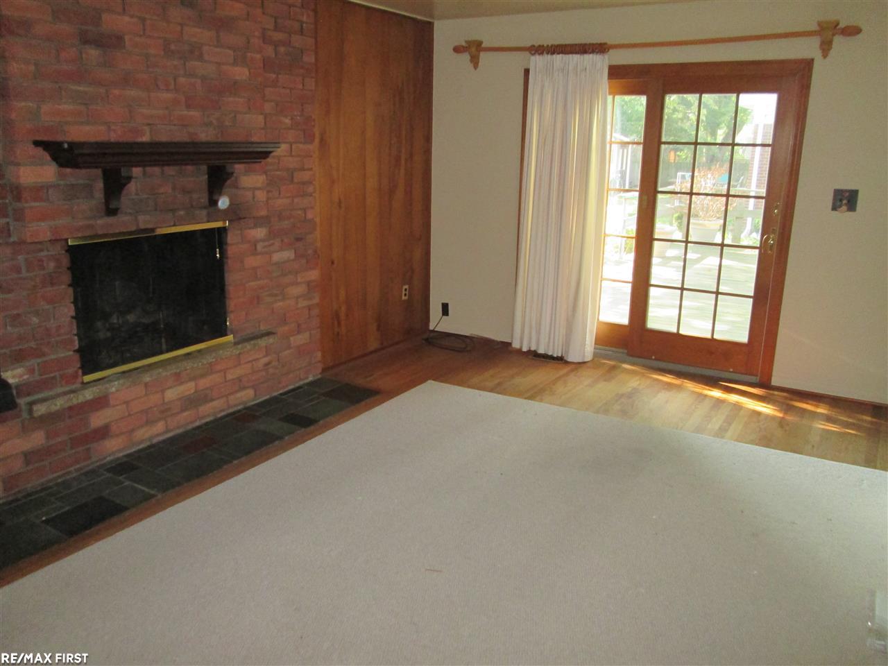 32378 Woody Road Fraser, MI 48026 - Photo 7 of 17 31356859-6.JPG