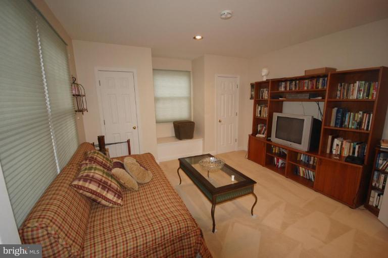 3226 Fallstaff Road Baltimore, MD 21209 - Photo 14 of 20 Bedroom #4