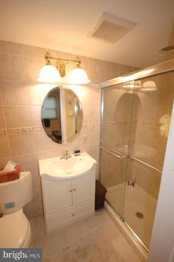 3226 Fallstaff Road Baltimore, MD 21209 - Photo 16 of 20 Bath #2