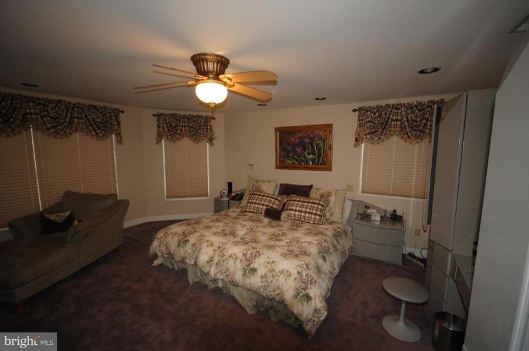 3226 Fallstaff Road Baltimore, MD 21209 - Photo 10 of 20 Master Bedroom