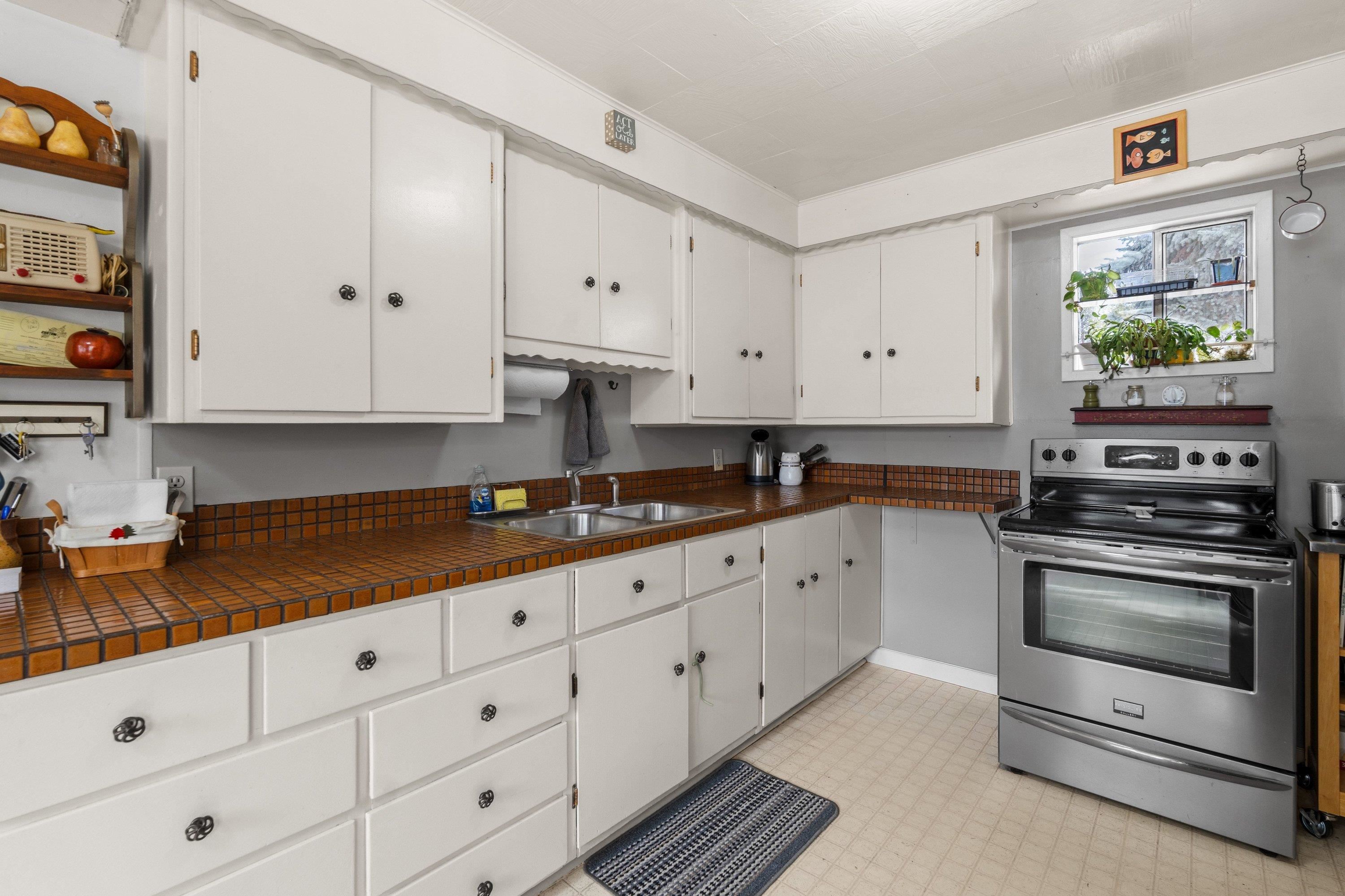 815 South Girard Road Spokane Valley, WA 99212 - Photo 9 of 44 Gallery Image 9