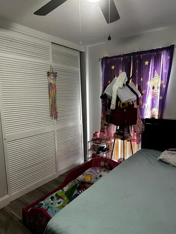 a view of entryway with a hall