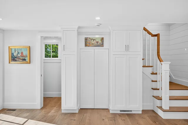 a view of front door with entryway