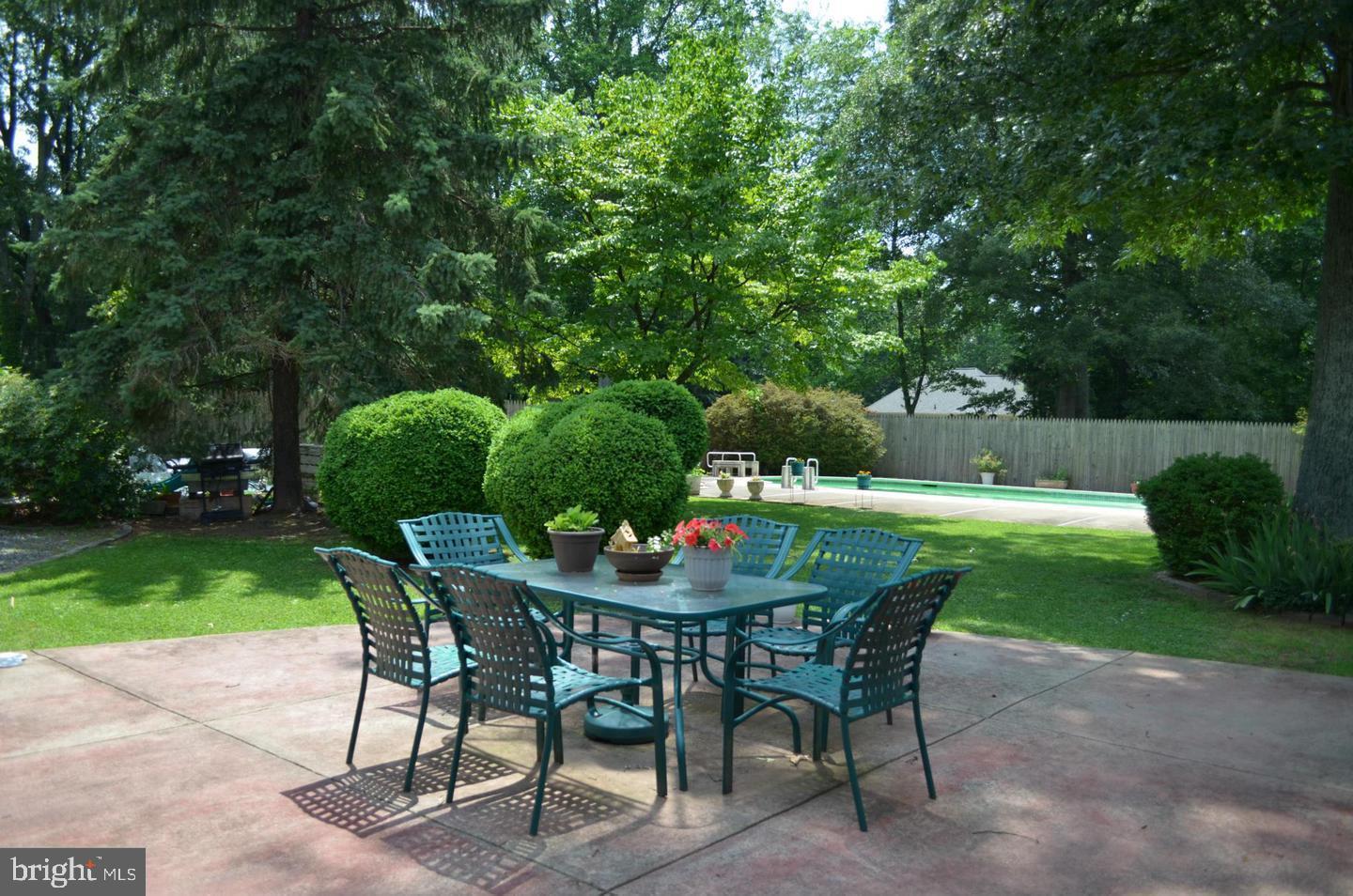 1048 Utterback Store Road Great Falls, VA 22066 - Photo 12 of 35 Gallery Image 12
