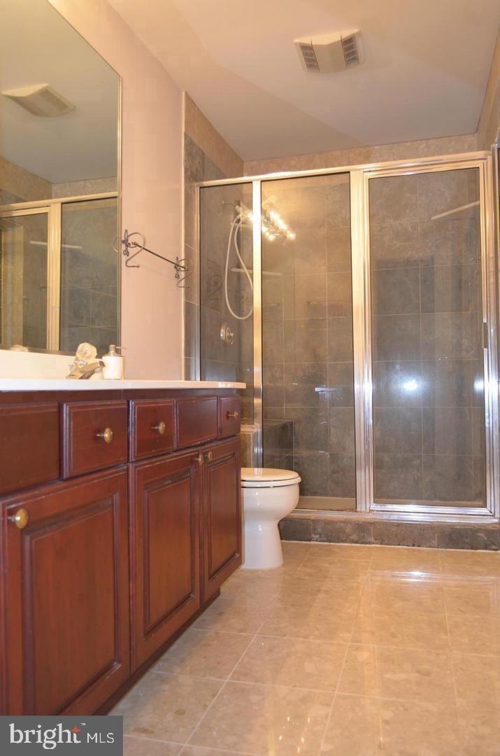 1048 Utterback Store Road Great Falls, VA 22066 - Photo 20 of 35 Gallery Image 20