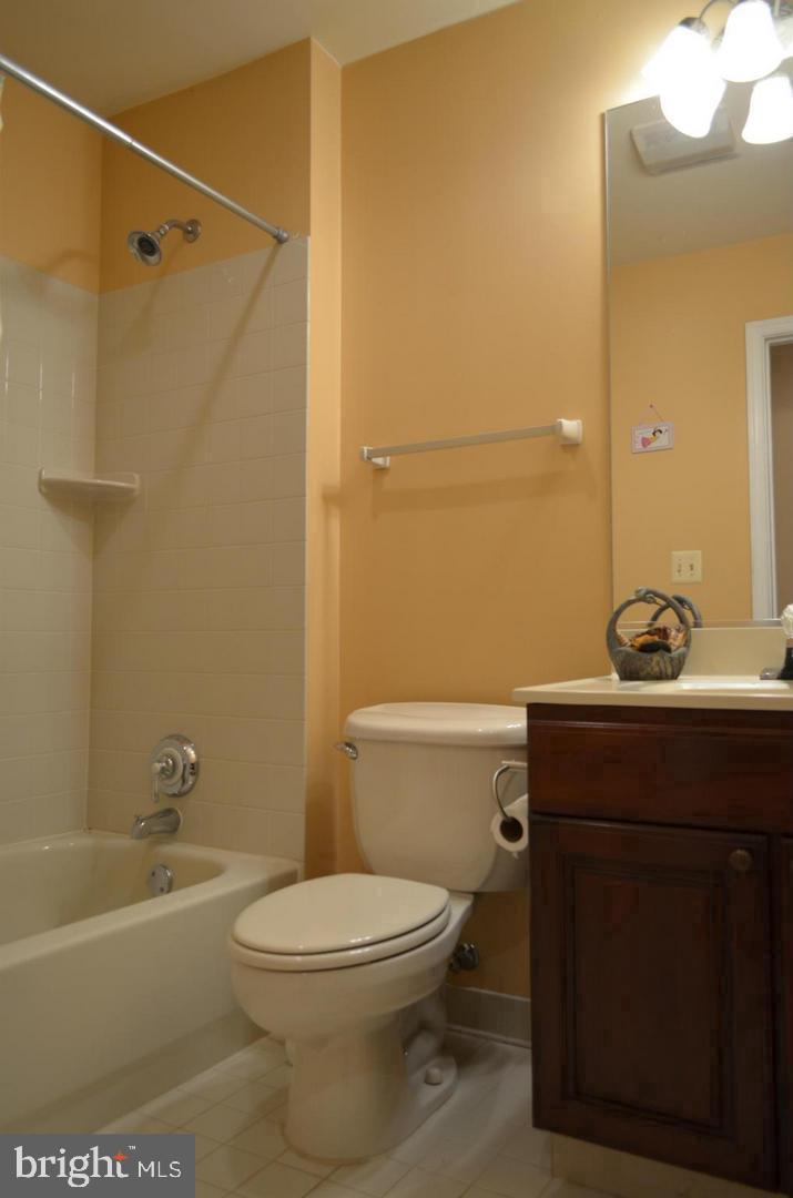 1048 Utterback Store Road Great Falls, VA 22066 - Photo 22 of 35 Gallery Image 22