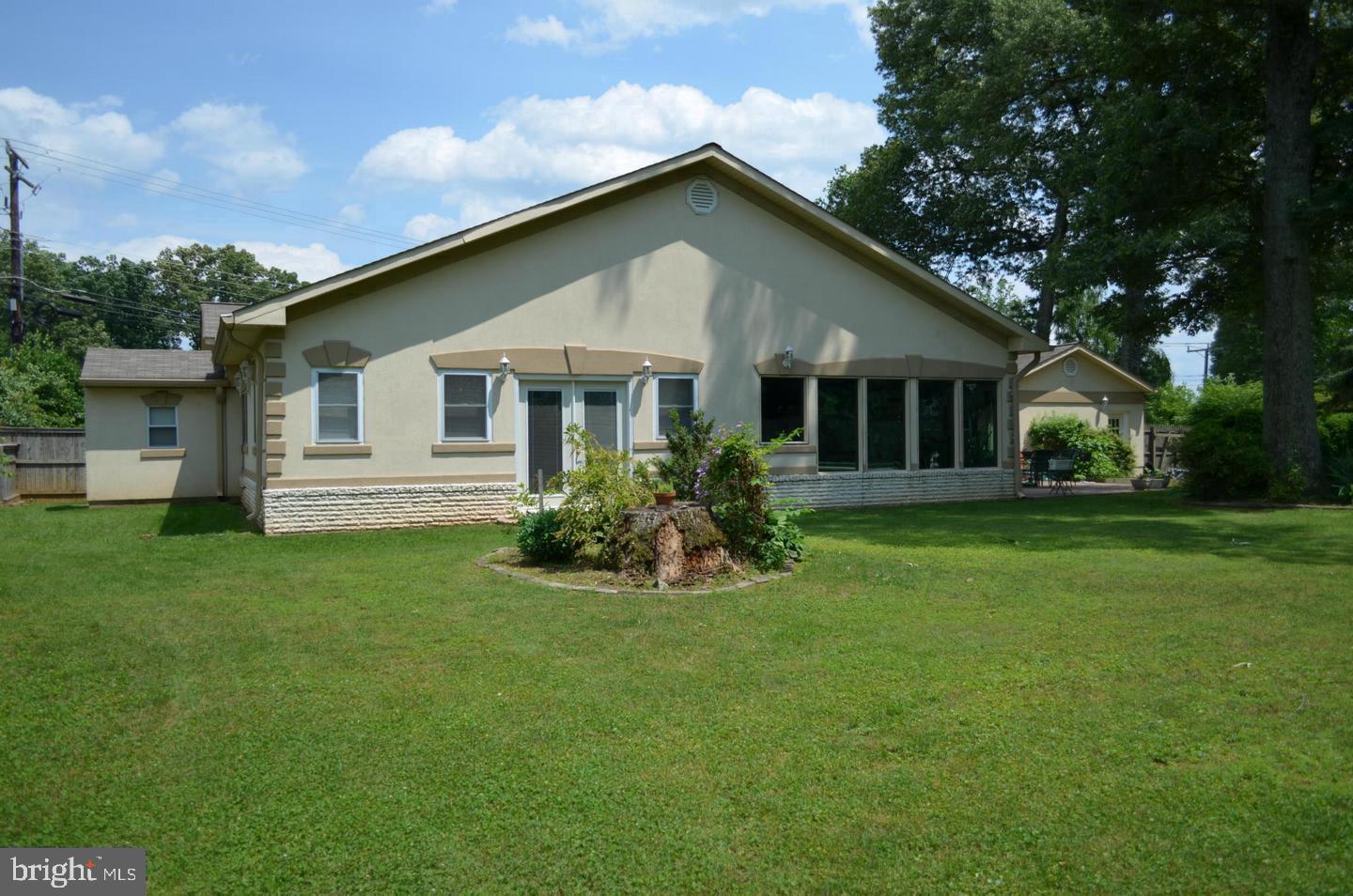 1048 Utterback Store Road Great Falls, VA 22066 - Photo 24 of 35 Gallery Image 24