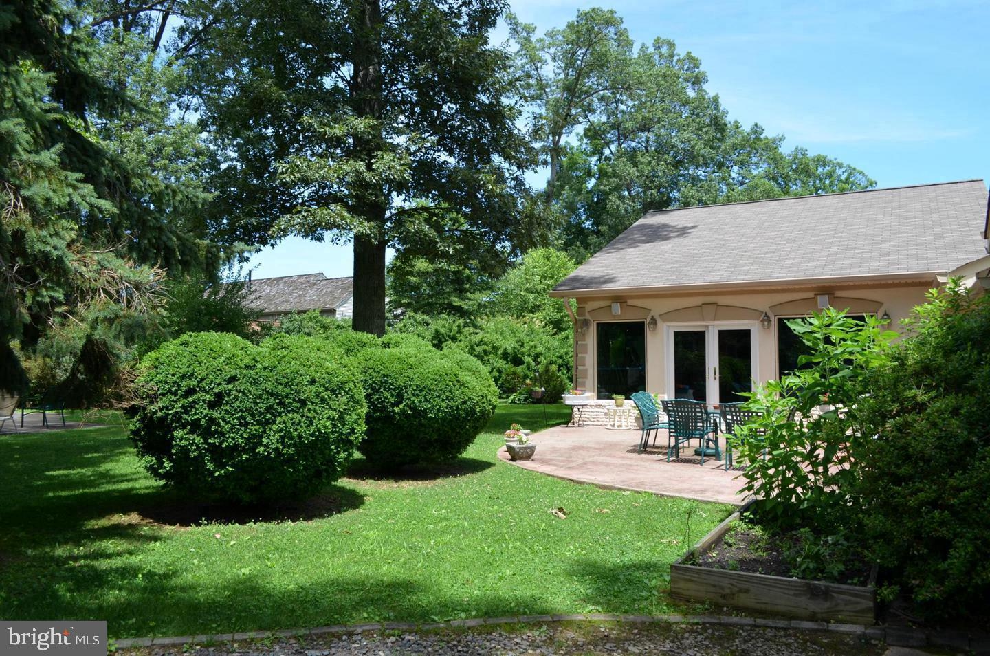 1048 Utterback Store Road Great Falls, VA 22066 - Photo 25 of 35 Gallery Image 25