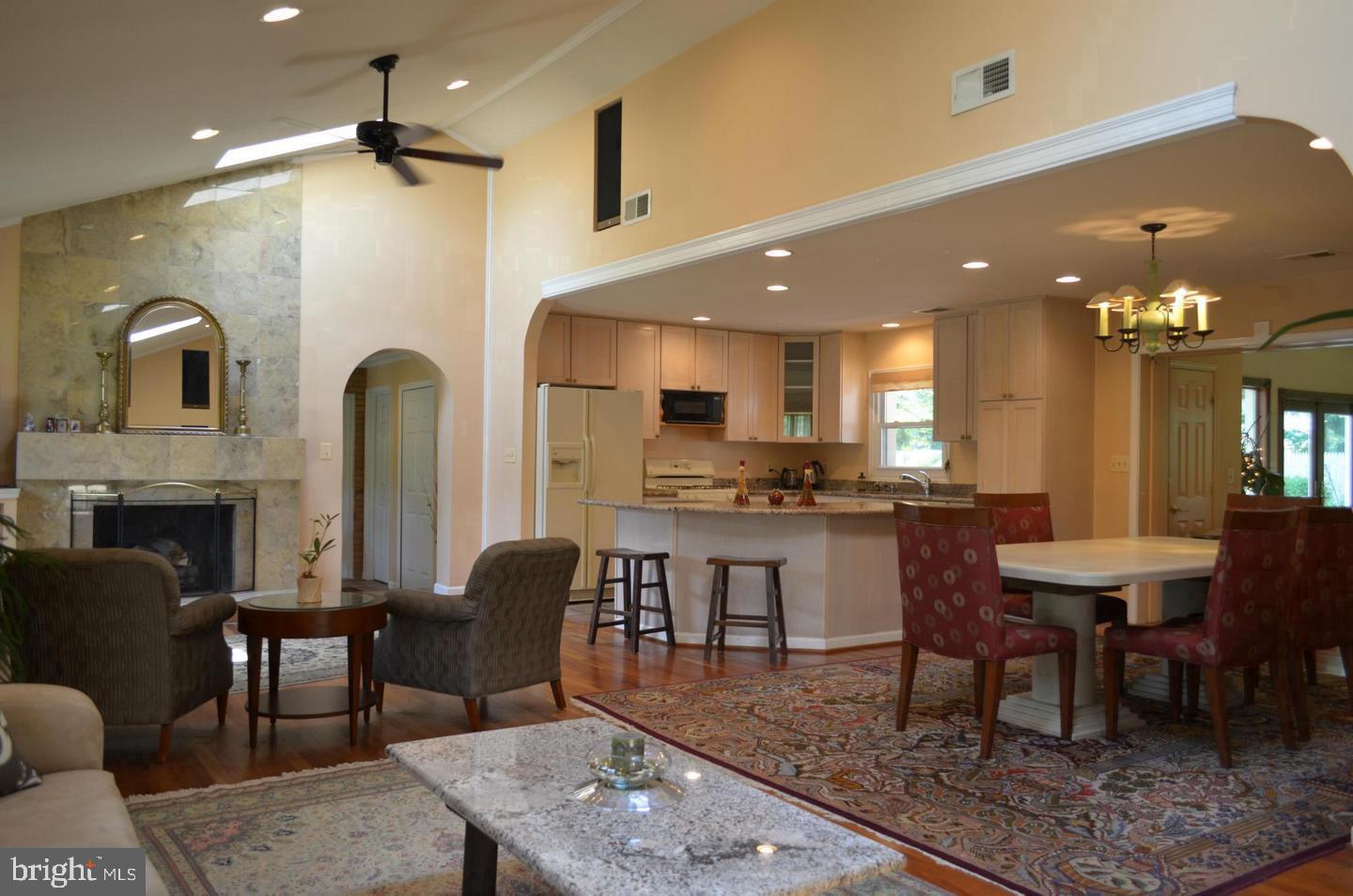1048 Utterback Store Road Great Falls, VA 22066 - Photo 7 of 35 Gallery Image 7