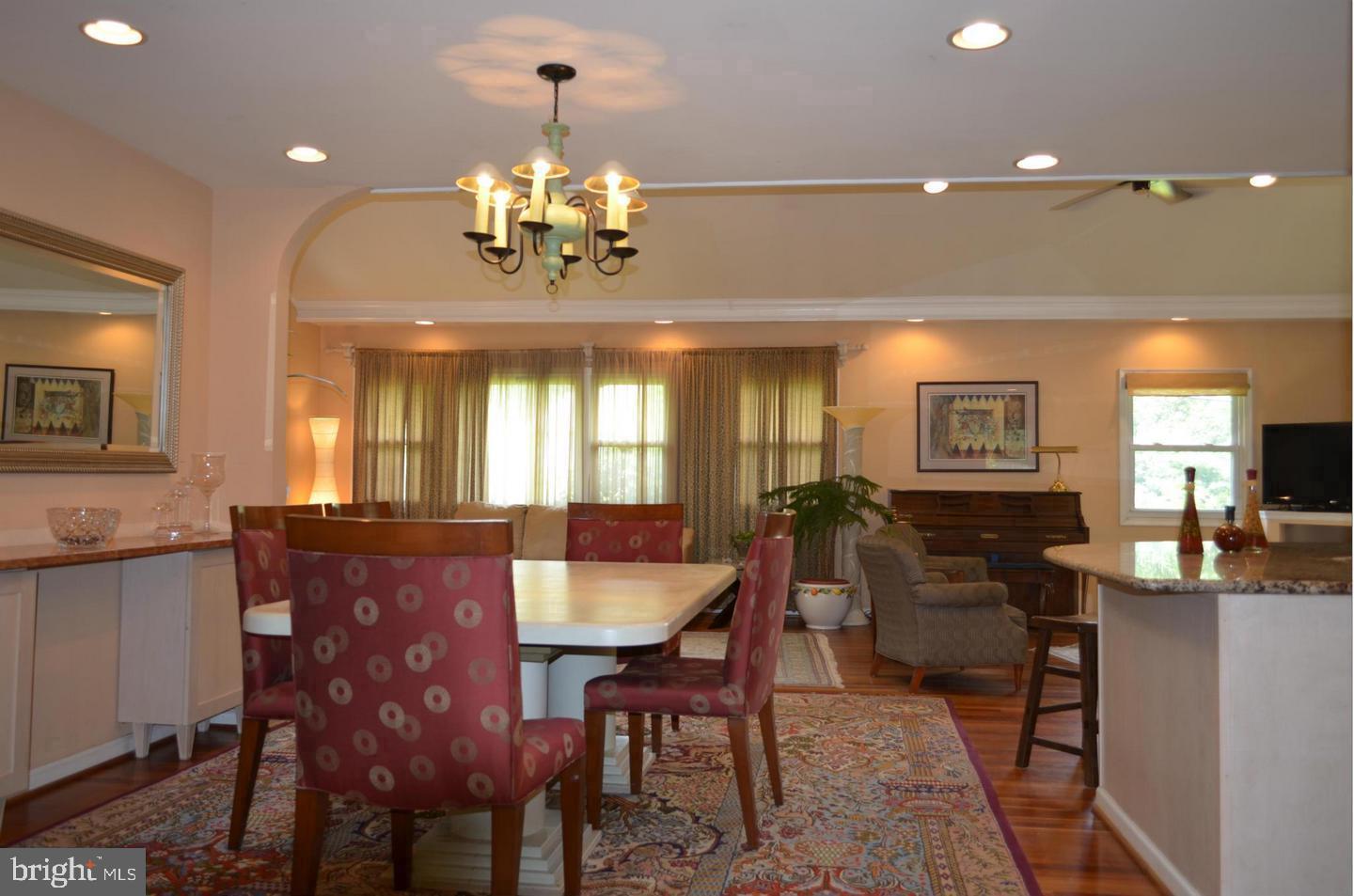 1048 Utterback Store Road Great Falls, VA 22066 - Photo 9 of 35 Gallery Image 9