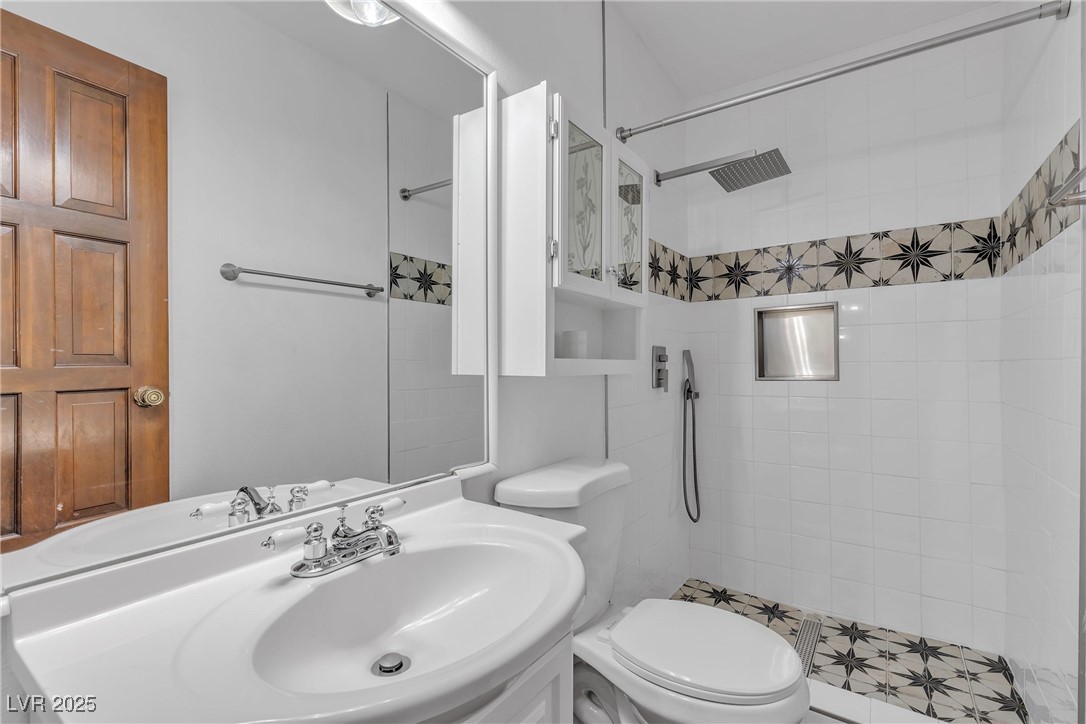 1780 Westwind Road Las Vegas, NV 89146 - Photo 37 of 61 Guest 3/4 Bath