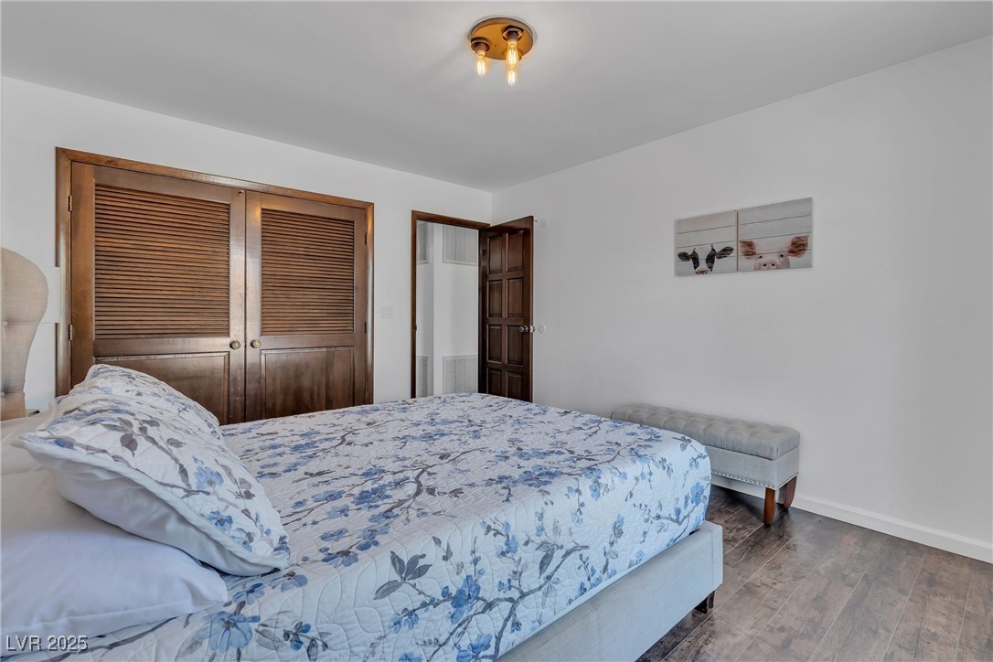 1780 Westwind Road Las Vegas, NV 89146 - Photo 41 of 61 Bedroom 2 with sitting area