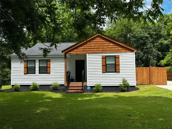 $295,000 | 464 Adamson Avenue, Carrollton, GA 30117