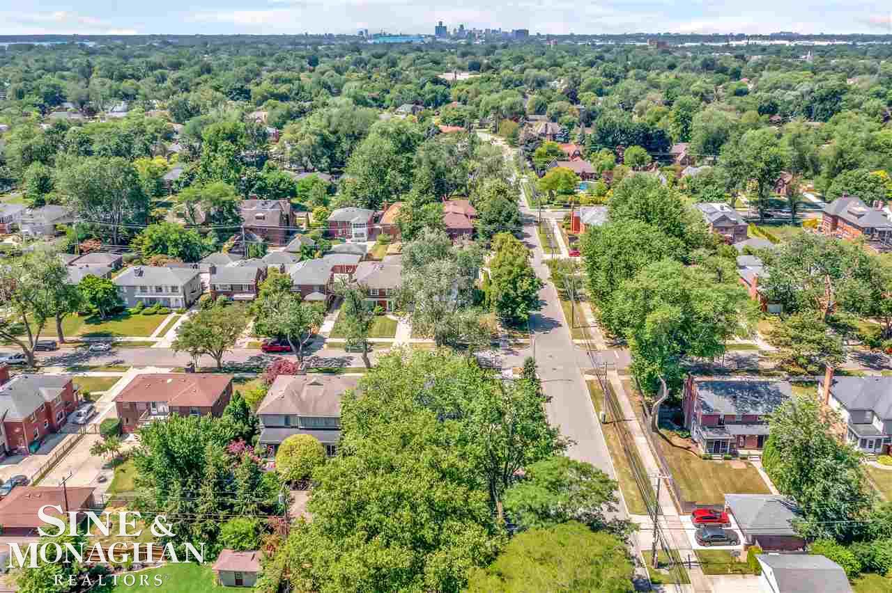 798 Harcourt Road Grosse Pointe, MI 48230 - Photo 25 of 32
