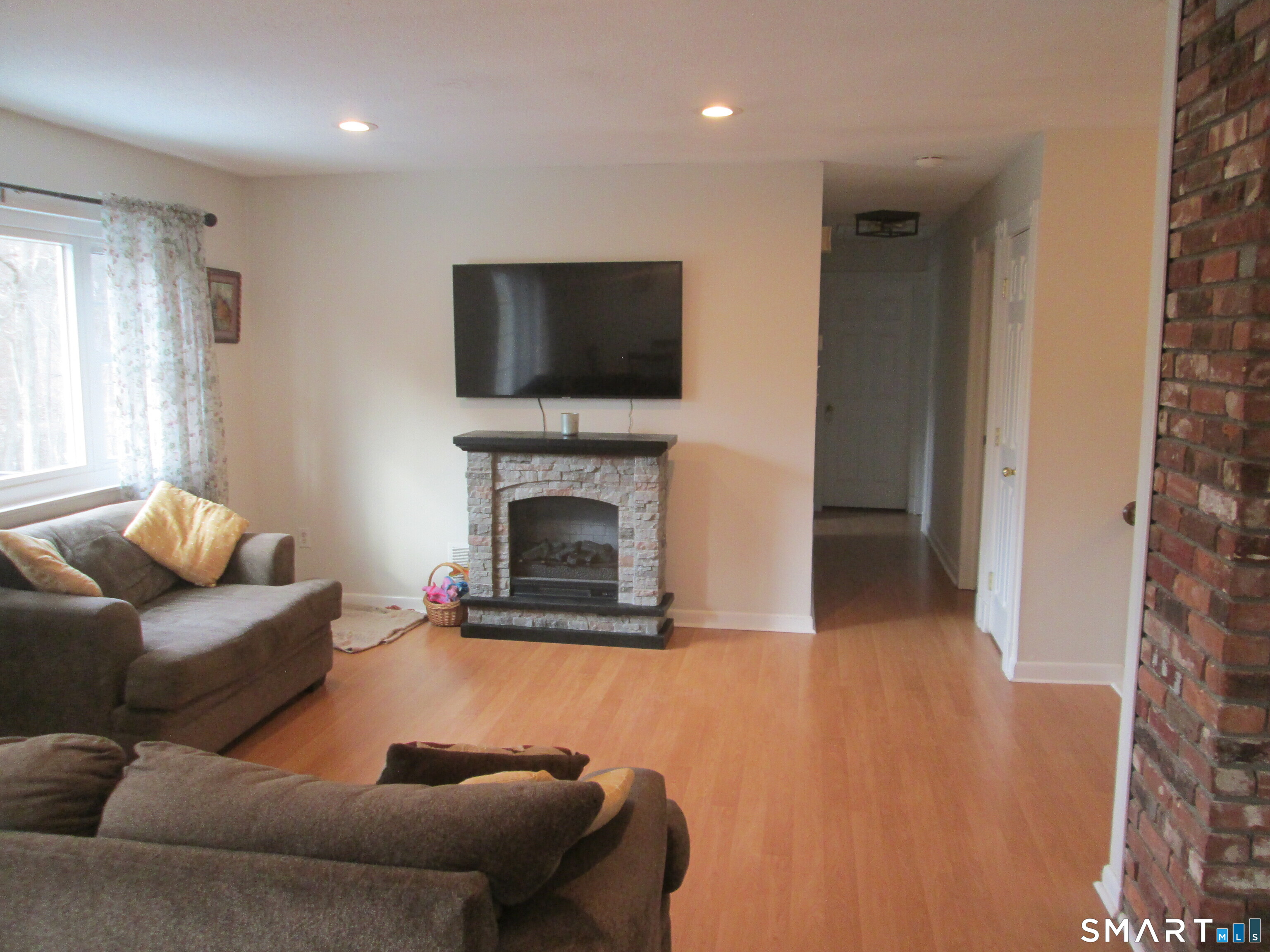 107 Country Club Road Cheshire, CT 06410 - Photo 13 of 40