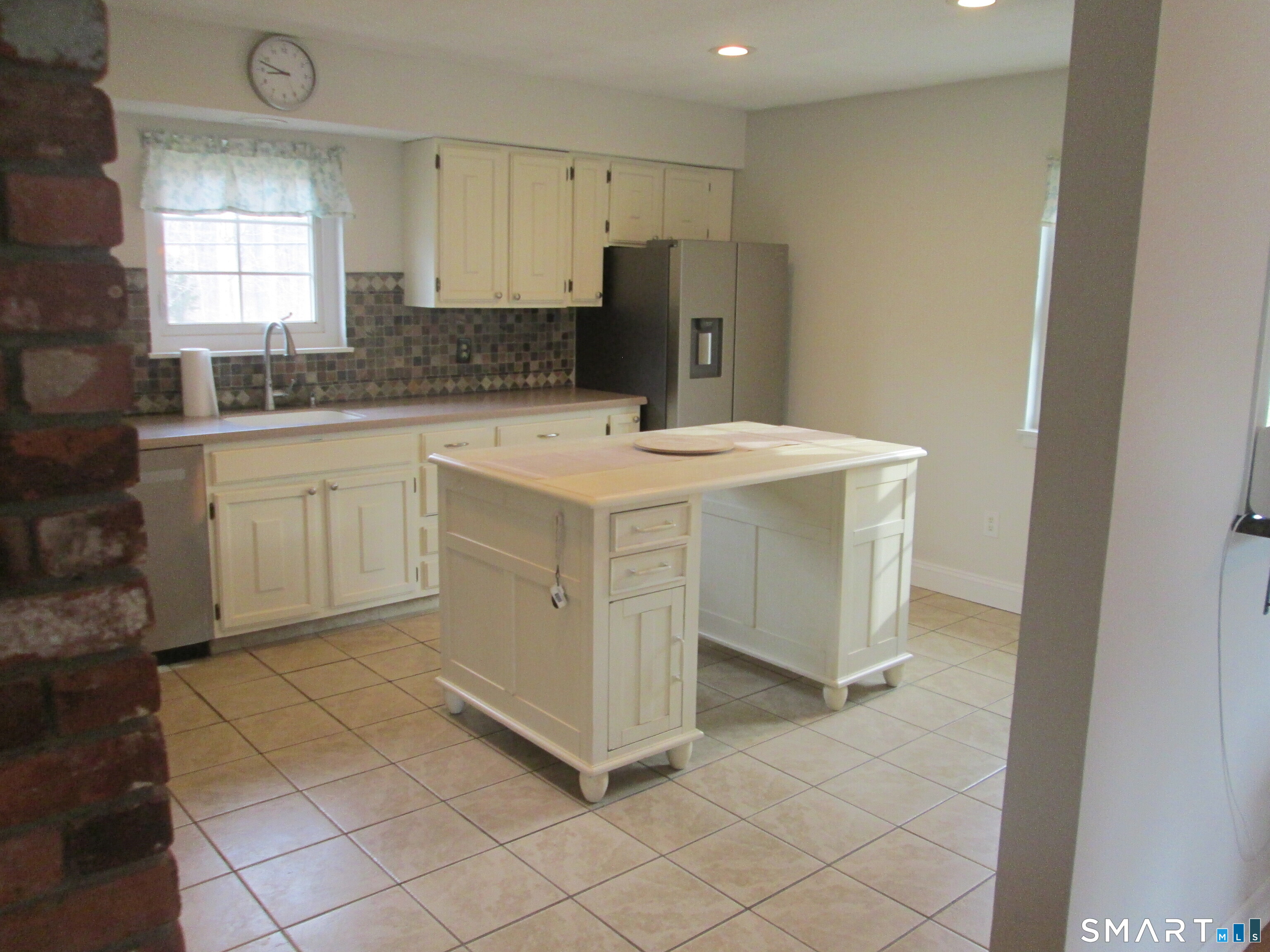 107 Country Club Road Cheshire, CT 06410 - Photo 5 of 40