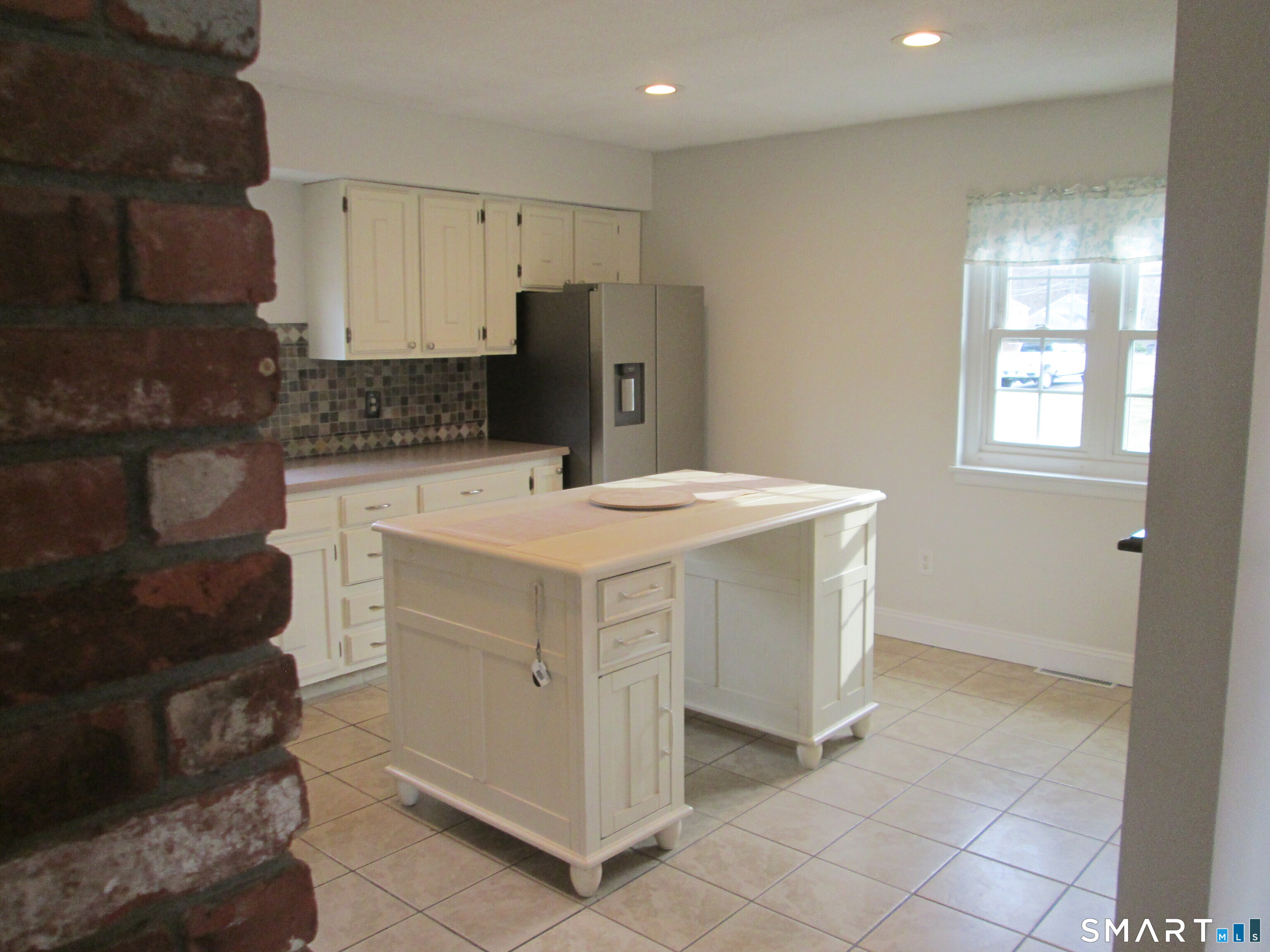 107 Country Club Road Cheshire, CT 06410 - Photo 6 of 40