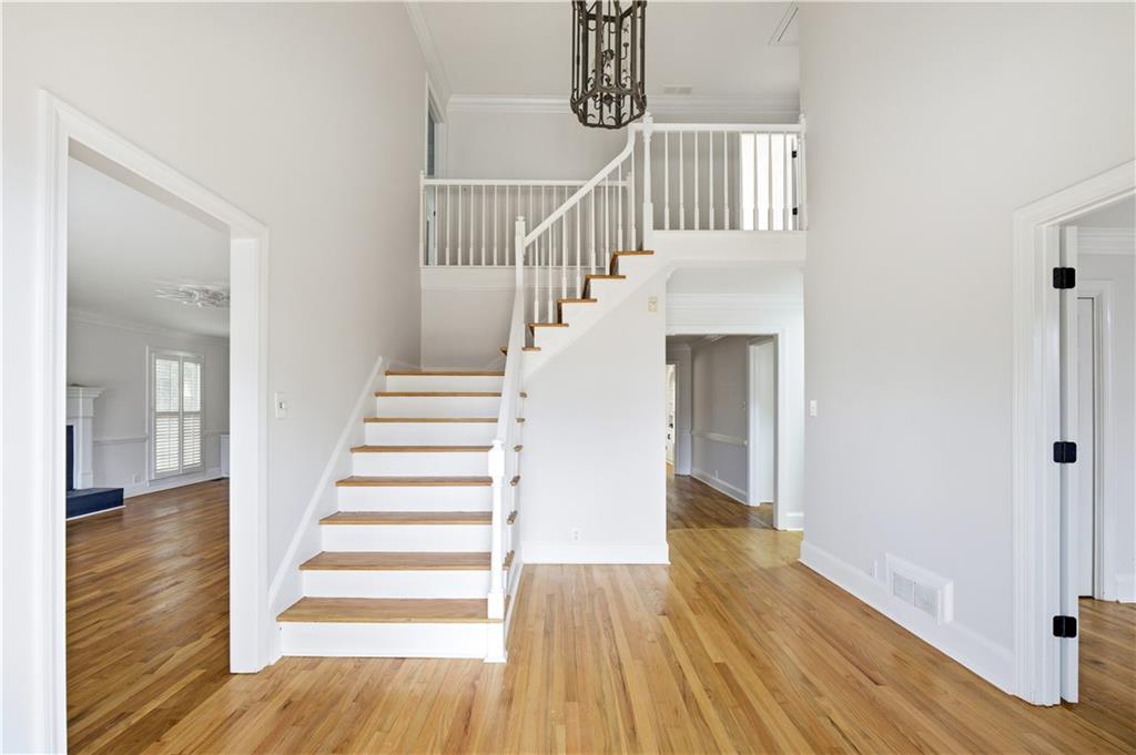 1044 Little Willeo Road Marietta, GA 30068 - Photo 9 of 43 Gallery Image 9