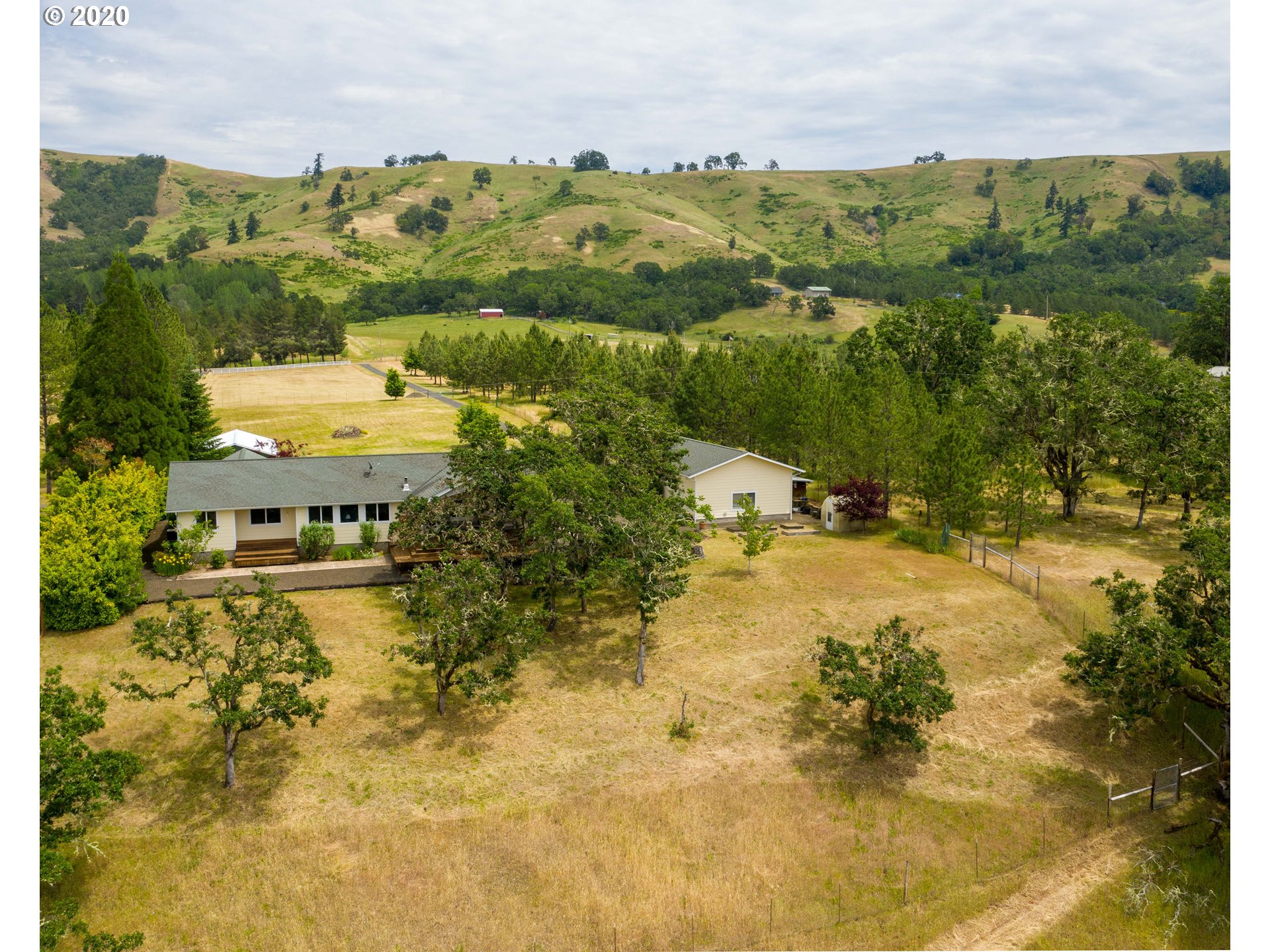 7447 North Bank Road Roseburg, OR 97470 - Photo 3 of 32 Gallery Image 3