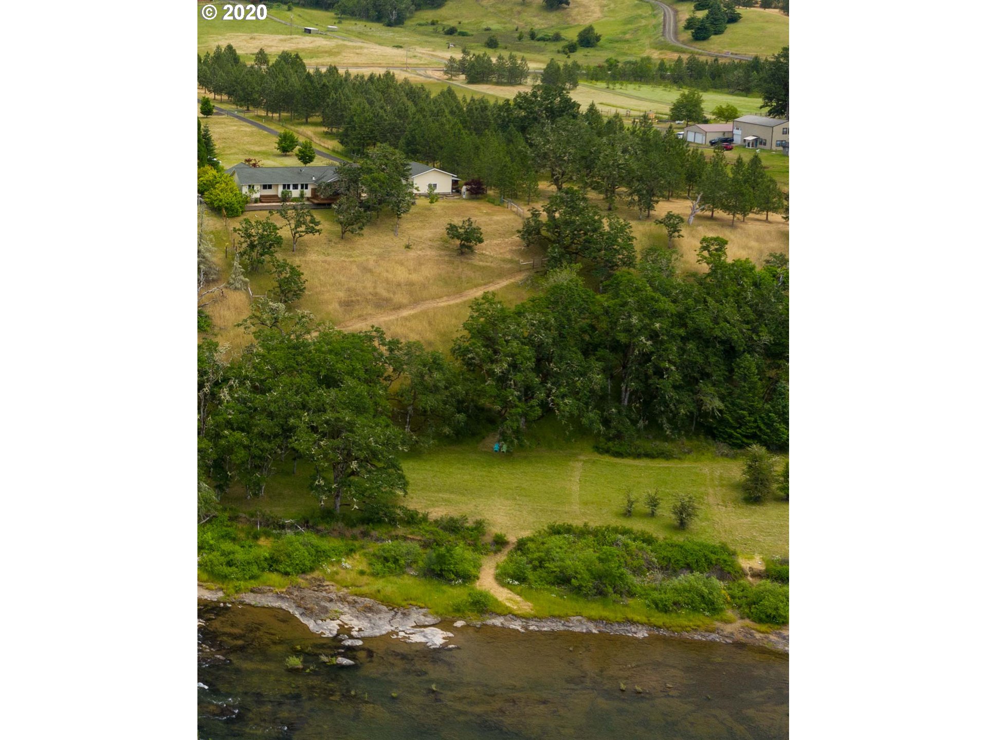 7447 North Bank Road Roseburg, OR 97470 - Photo 4 of 32 Gallery Image 4