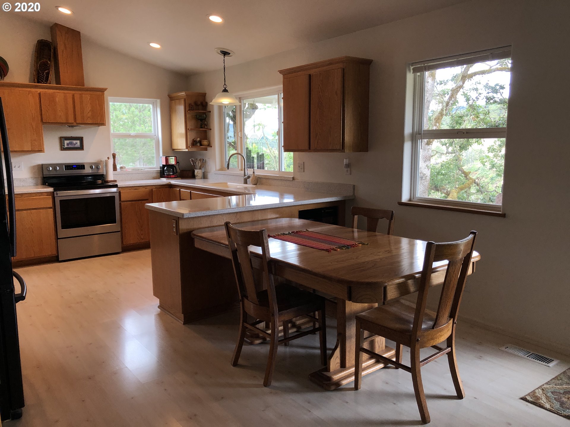 7447 North Bank Road Roseburg, OR 97470 - Photo 10 of 32 Gallery Image 10