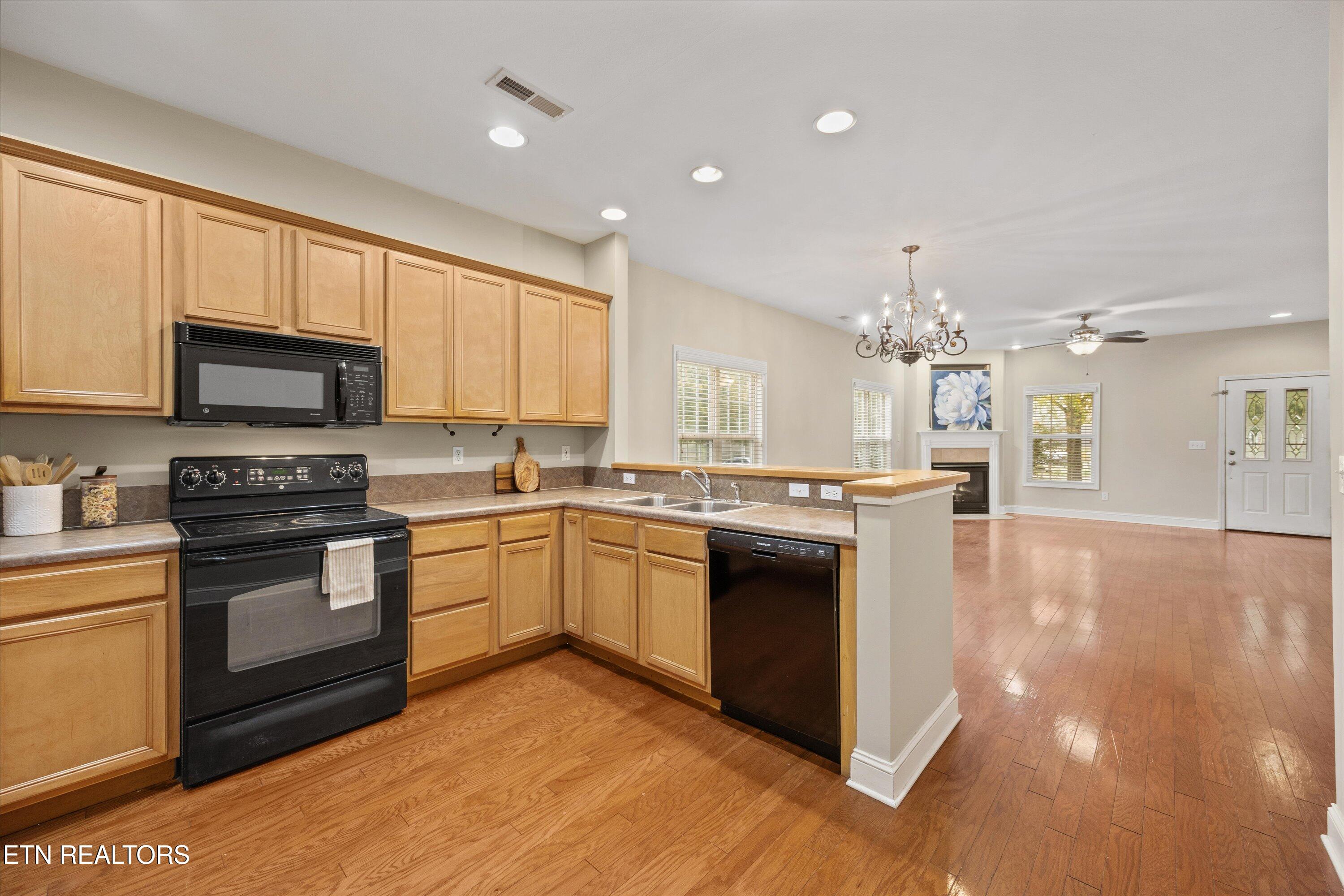 100 Forestberry Street Oak Ridge, TN 37830 - Photo 13 of 45 14-100 Forestberry St10