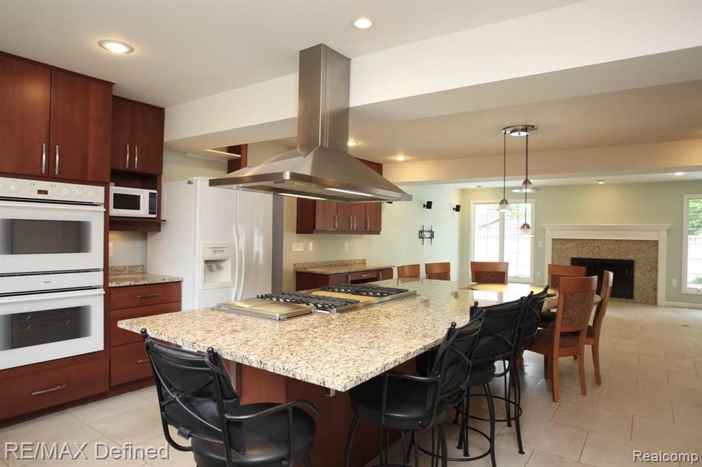 943 Downhill Lane Rochester Hills, MI 48307 - Photo 4 of 43