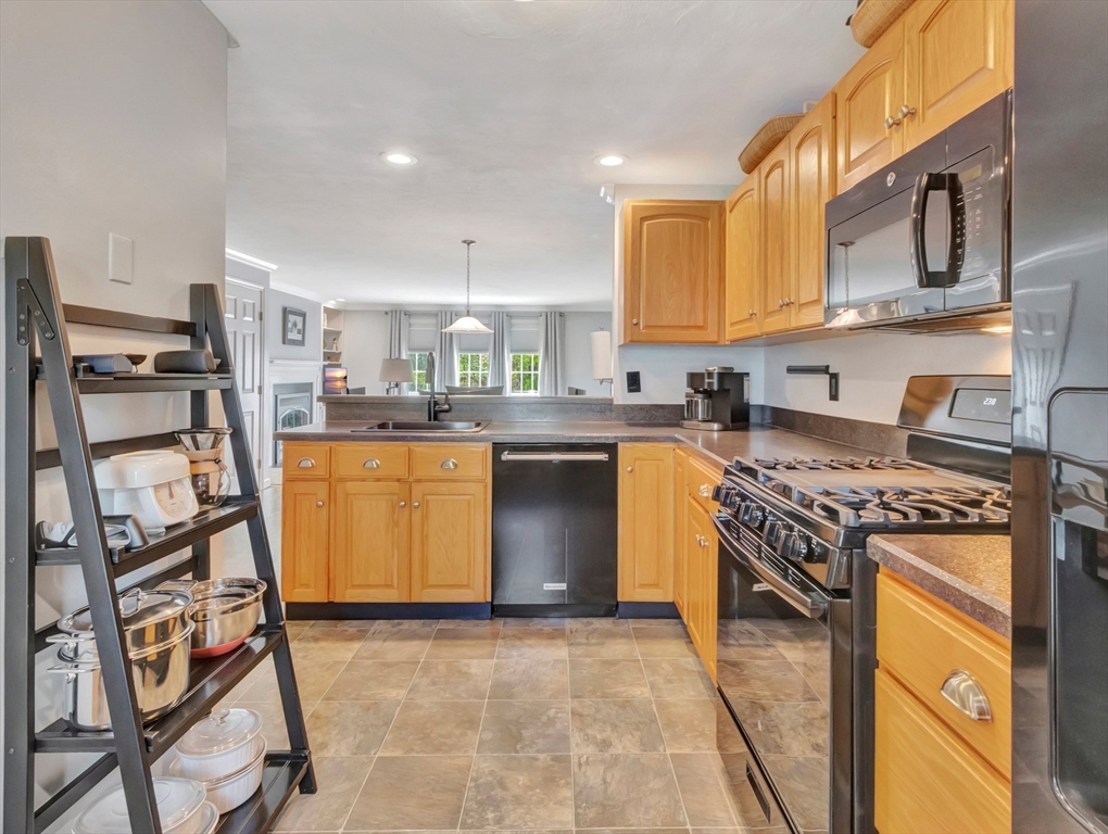 283 East Main Street, Unit 16 Norton, MA 02766 - Photo 10 of 40
