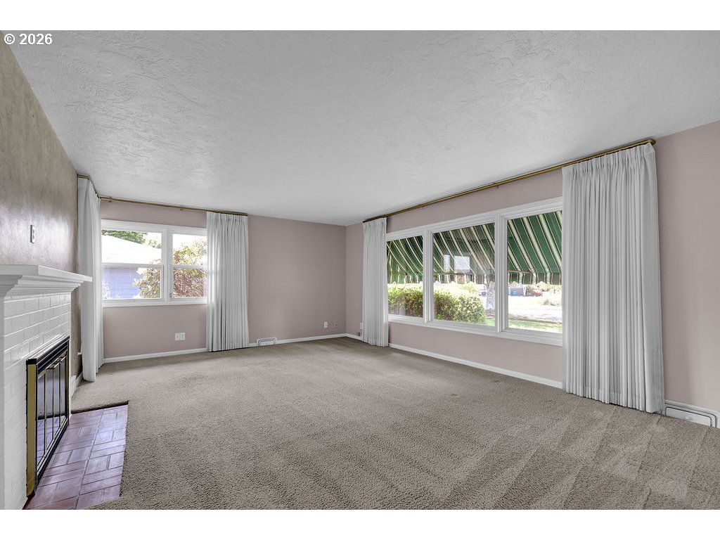 3095 Dapple Way Eugene, OR 97401 - Photo 9 of 48